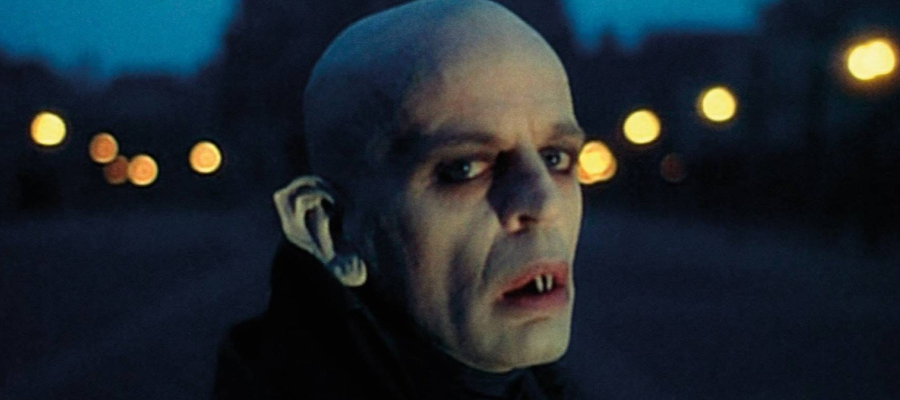 Klaus Kinski at Count Dracula stares at the camera in Nosferatu the Vampyre.